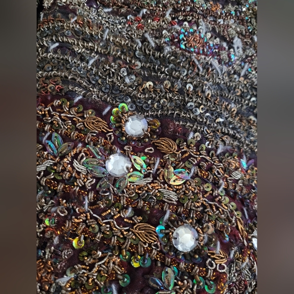 Handmade Embroidered Table Linen/Runner - Picture 4 of 4